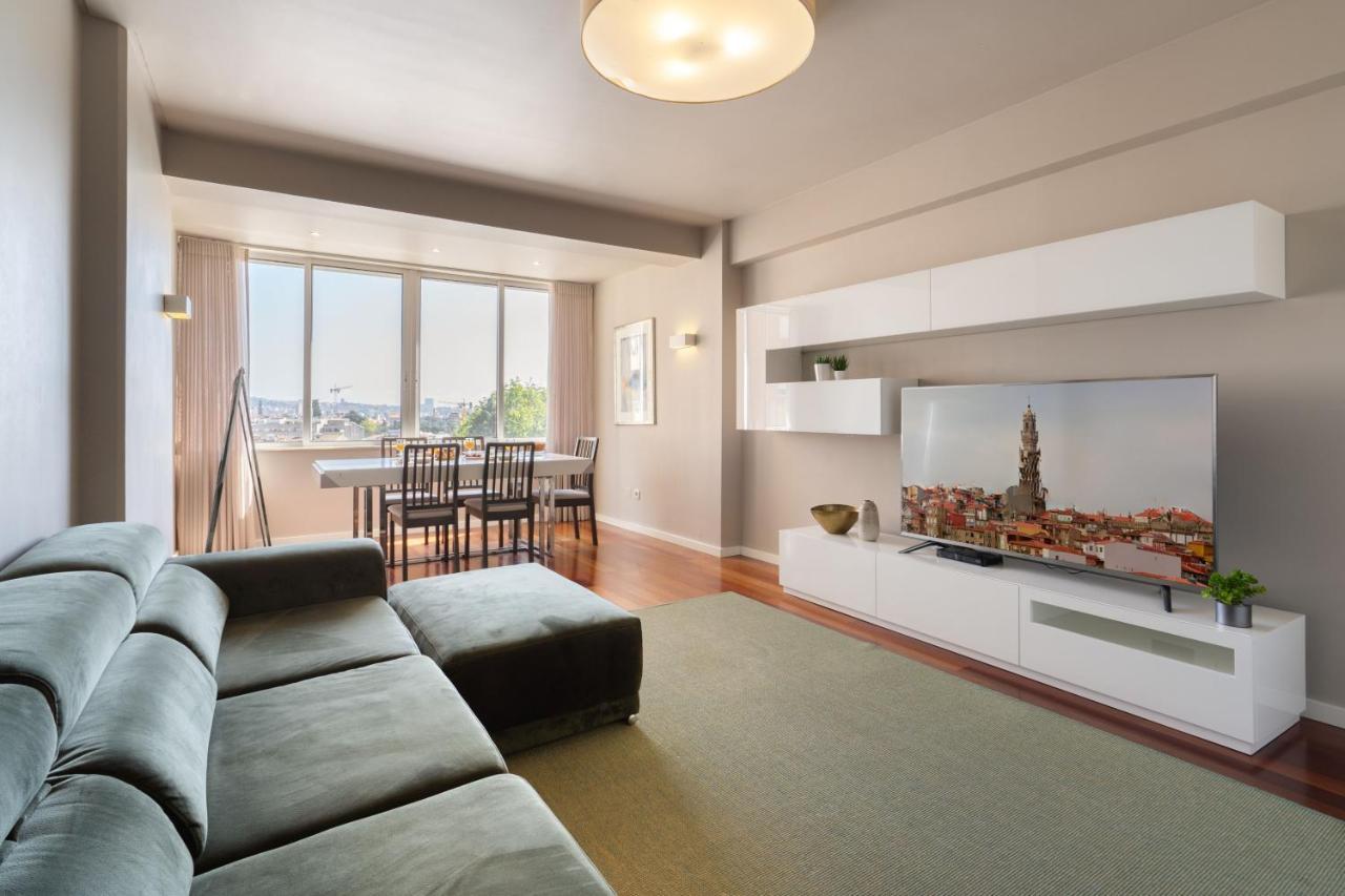 Carolina Roomy & Modern Apartment Porto Bagian luar foto